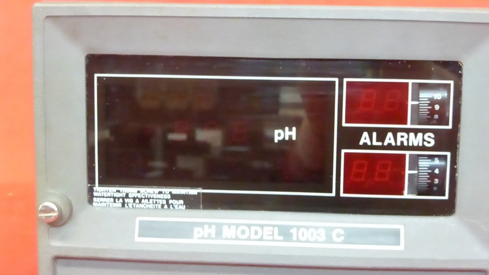 ROSEMOUNT MODEL 1003 C UNILOC PH METER (2F2)