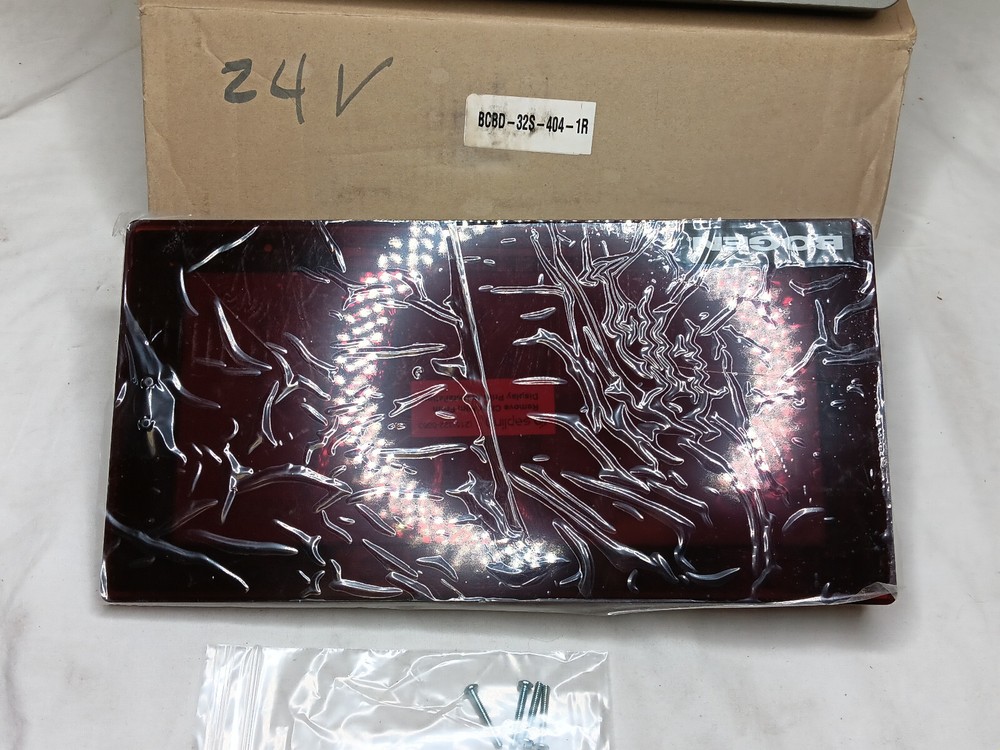 Bogen BCBD-33f-404-4R Clock *Wrong Box*