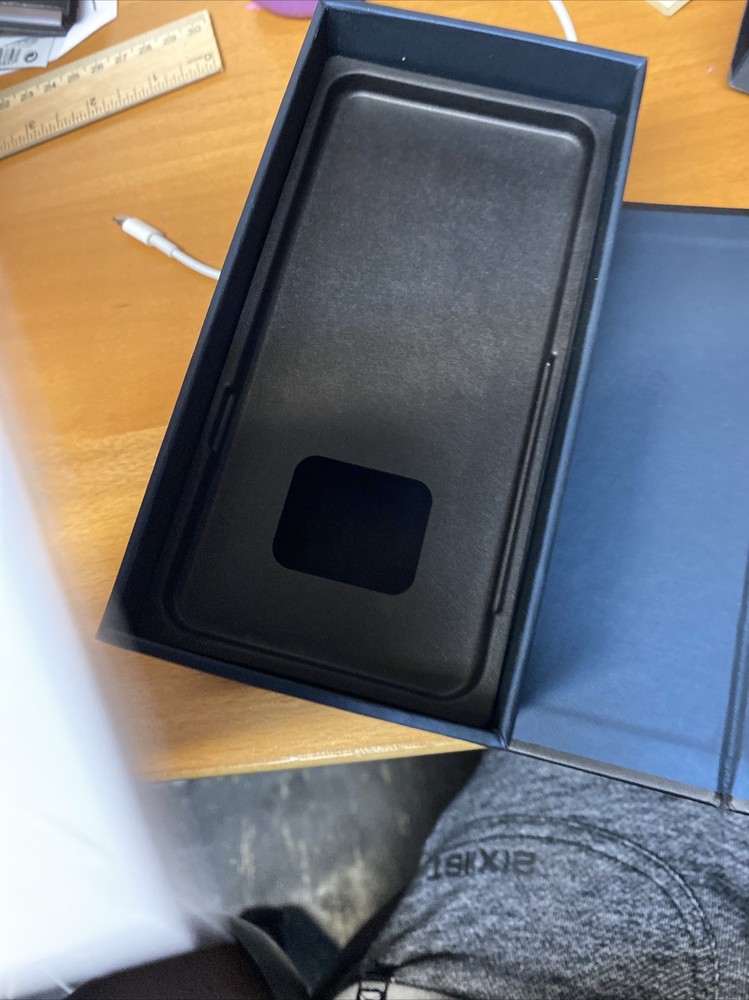 100% Auth Samsung Galaxy S964 Verizon Empty Box