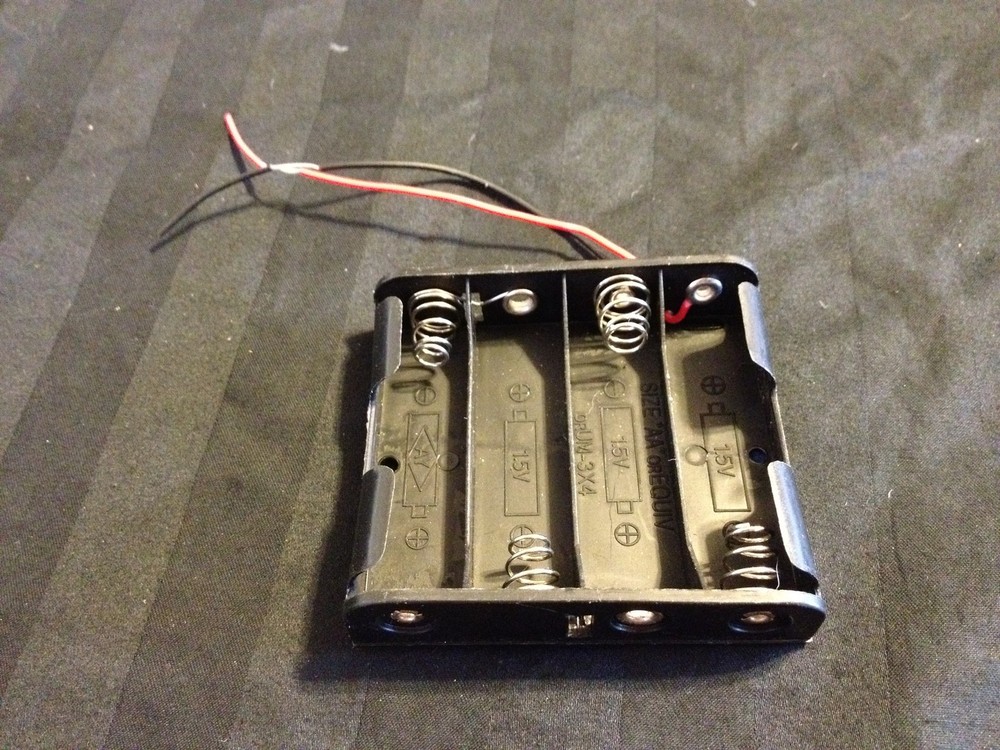 10 Plastic Battery Holder 4 AA Wire Leads cell 6v case b26