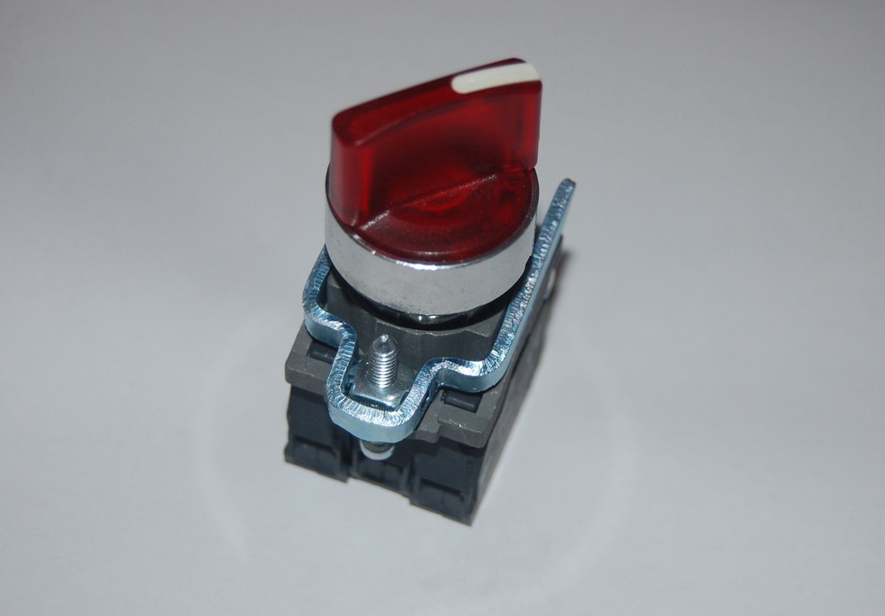 1PC  22mm ILLUMINATED RED Select switch 2 Position Maintained Fits XB4BK124B5