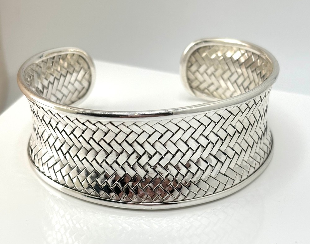 Concave Woven Bracelet