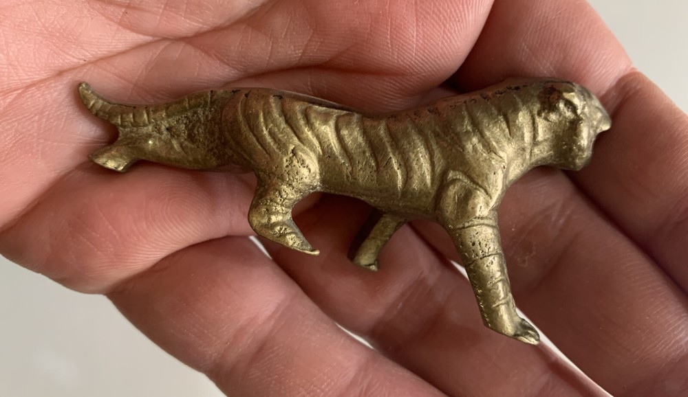 VINTAGE METAL TIGER