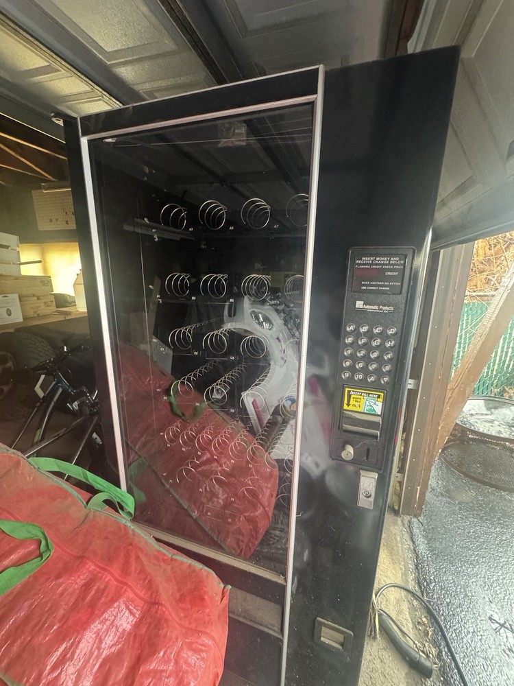 VENDING MACHINE FOR SALE!
