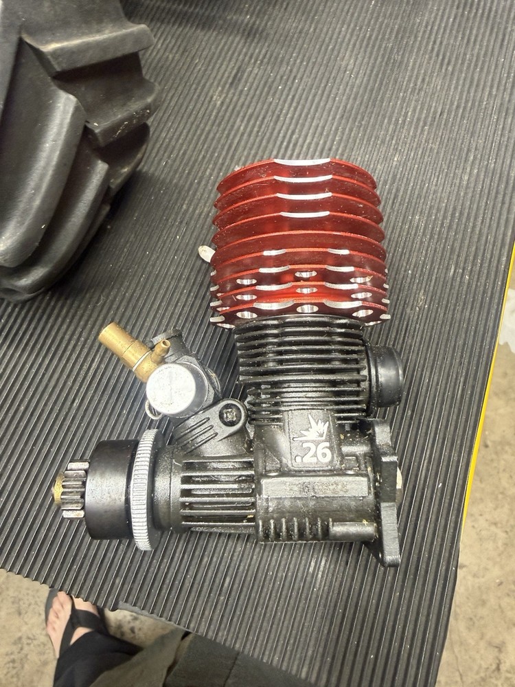 Nitro Engine Dynamite .26 Nitro Engine Mach 2 Great Pinch