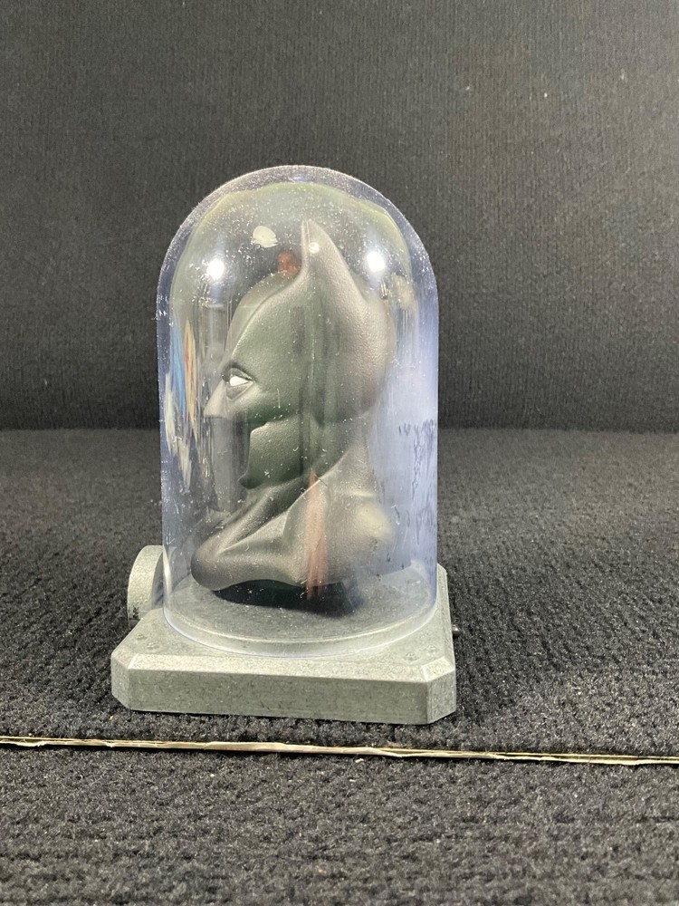 MINI LIGHT EYES BATMAN COWL IN DOME