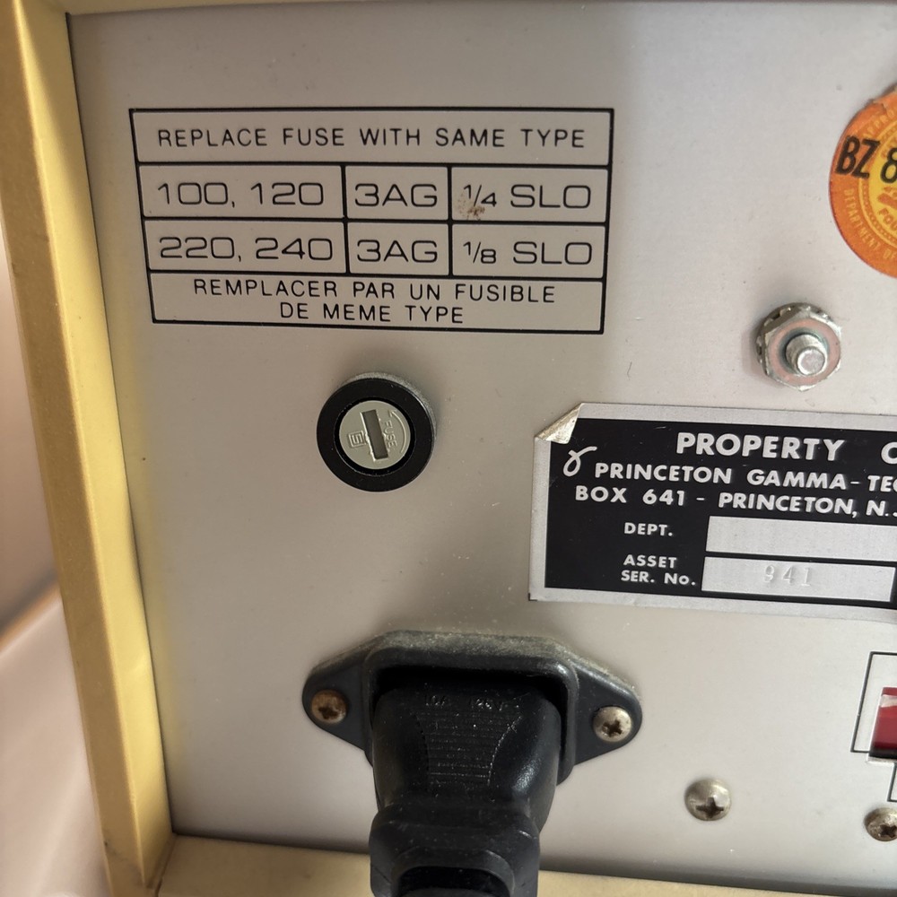 B+K Precision 3030 Sweep/Function Generator, Dynascan Corporation