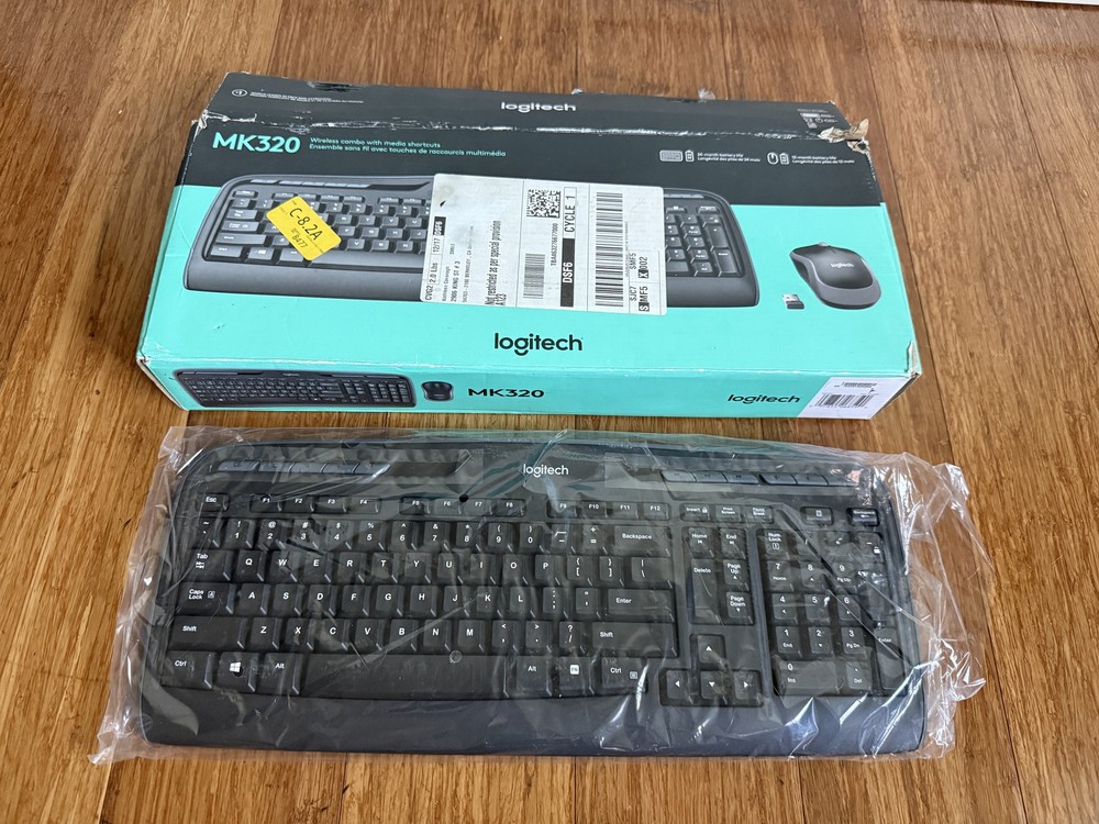 Logitech MK320 Wireless Keyboard Mouse Combo w/ Unifying Receiver New Open Box