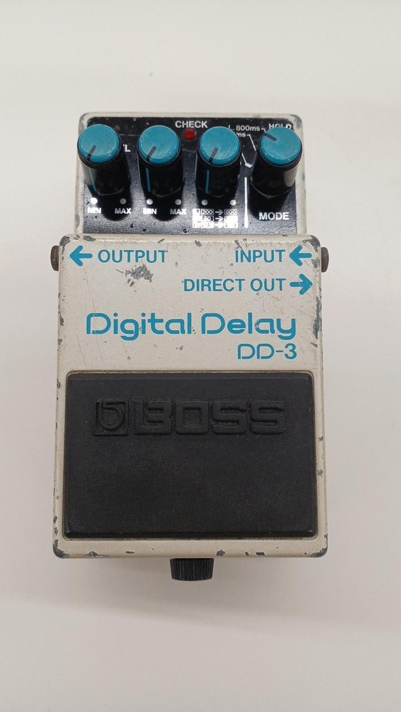BOSS DD-3 Digital Delay Guitar Effects Pedal – Classic Compact Delay Effector-JP