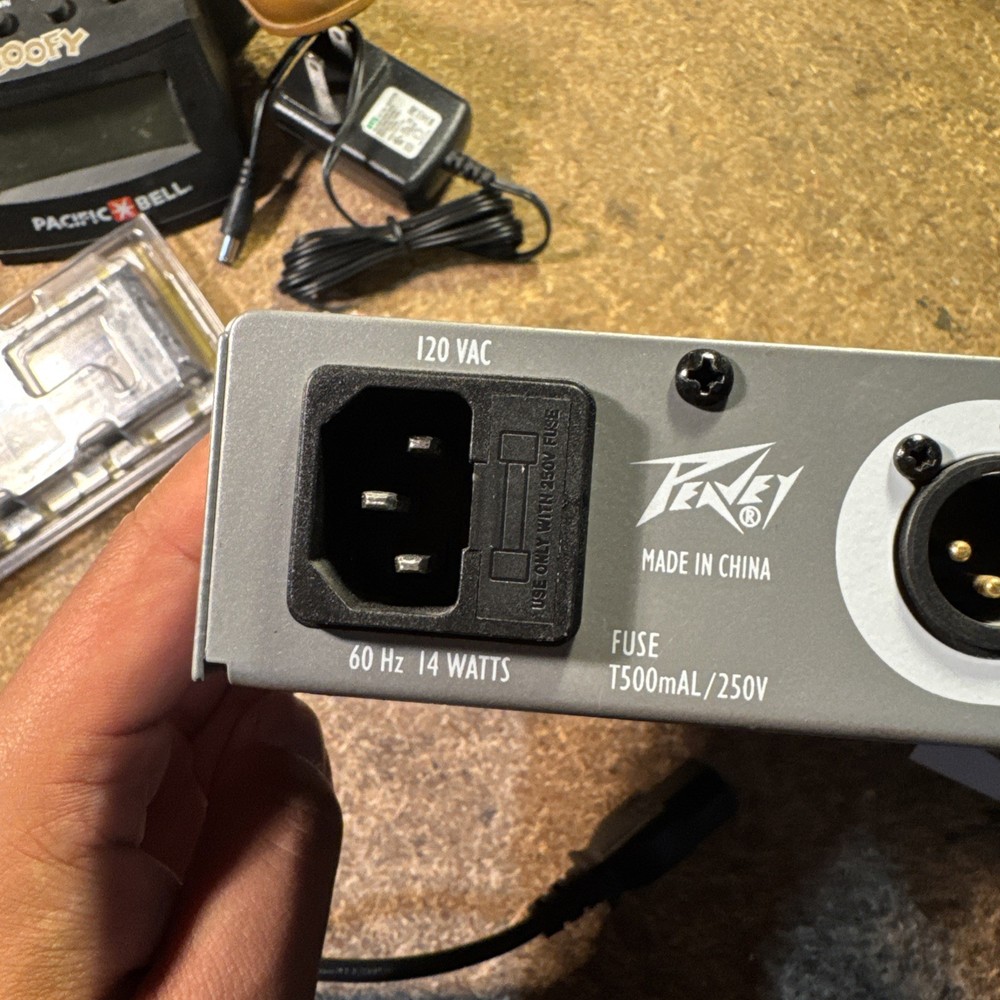 Peavey VSX 26 DSP SPEAKER CONTROLLER *Read*