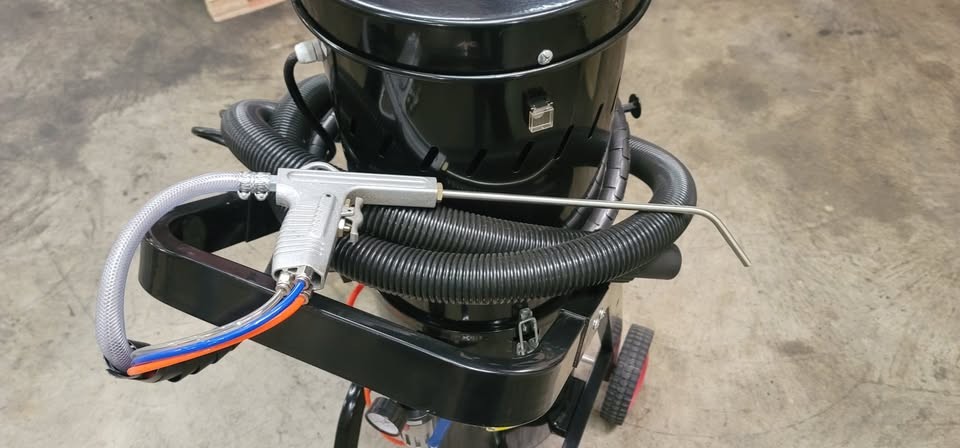 Walnut Blaster For Cleaning Engine Components