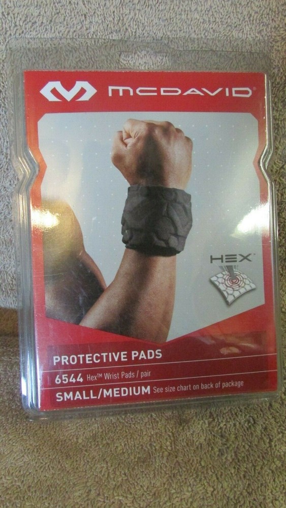 McDavid Hex Protective Wrist Pads - Pair - Small/Medium - 6544 - Black    (B 24)