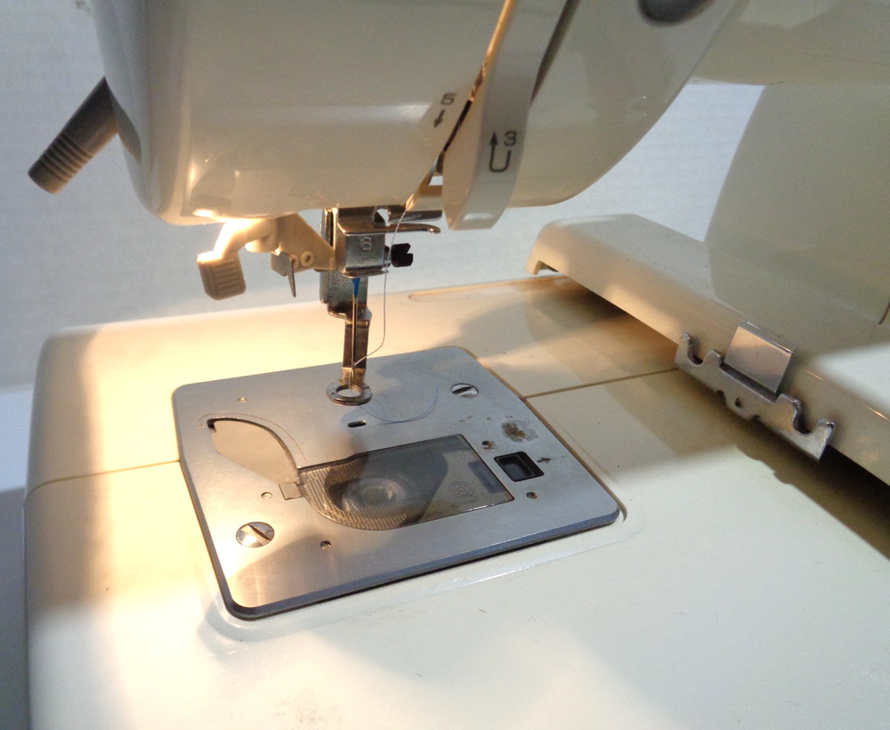 Simplicity Embroidery Only Machine Model SE2 Touch Screen White Works