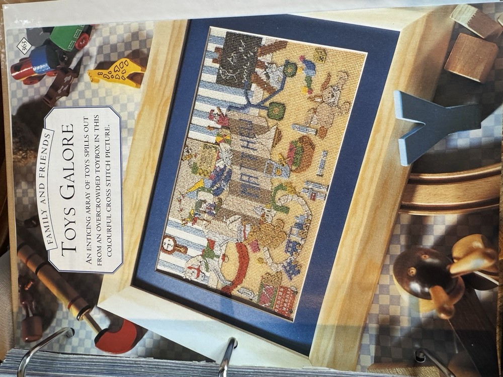 Needlecraft Magic Pattern Collection Volume 1 Eaglemoss Publication 100 Patterns