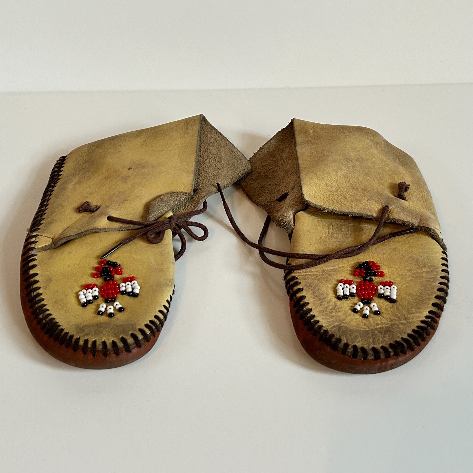 Vintage7" BEADED Thunder Bird LEATHER NATIVE AMERICAN INDIAN MOCCASINS BOOTIES