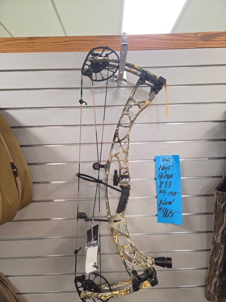 Hoyt Alpha X 33
