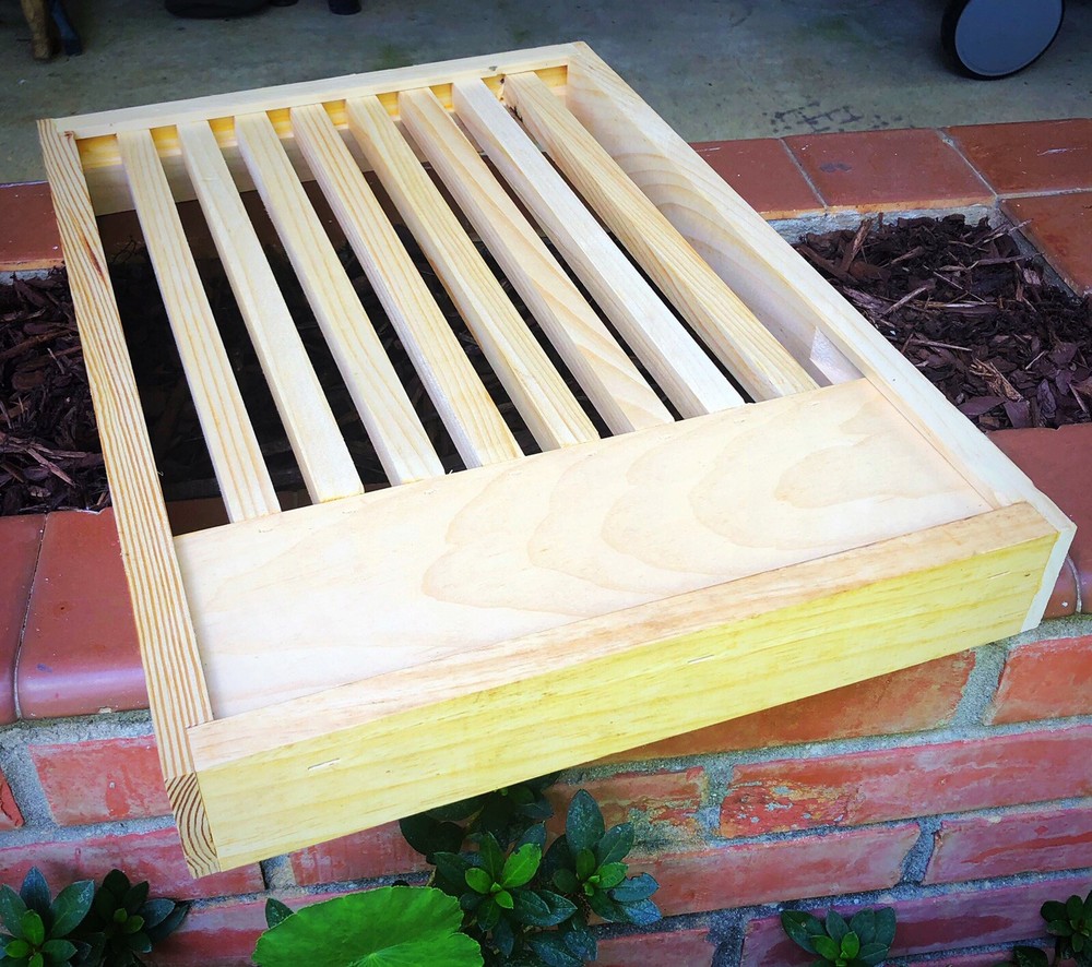 Pine 8 frame slatted rack for Langstroth bee hive