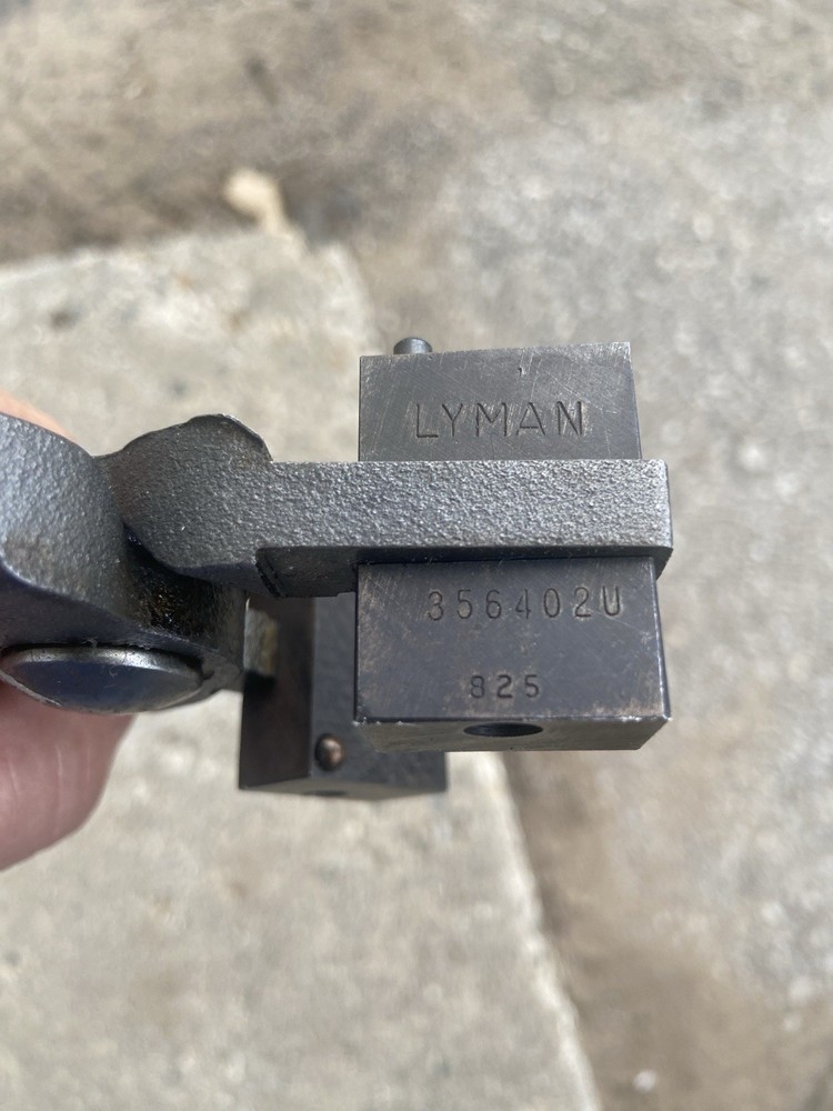 LYMAN 356402U UNDERSIZED SINGLE CAVITY BULLET MOLD W/HANDLES