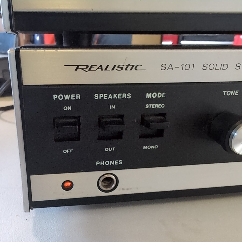 Realistic TM-101 & SA-101 Vintage Solid State AM/FM Stereo Tuner & Amplifier