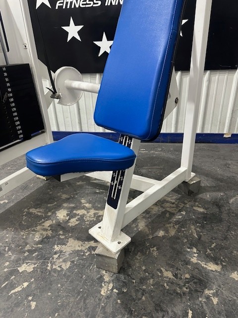 Cybex | VR2 Chest Press