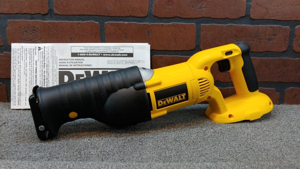 Dewalt DC385 18V Variable Speed 4-Way Blade Clamp NiCad Base-***NEW***