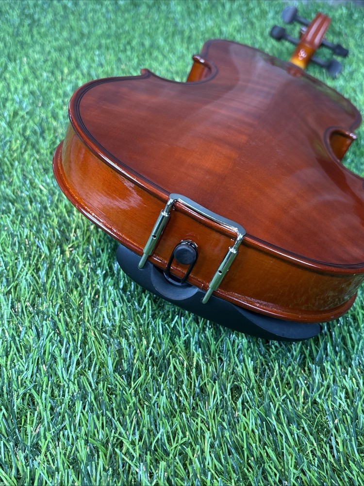 Unbranded 4/4 Violin w/ Case & D’Addario Prelude Strings – Missing 1 String