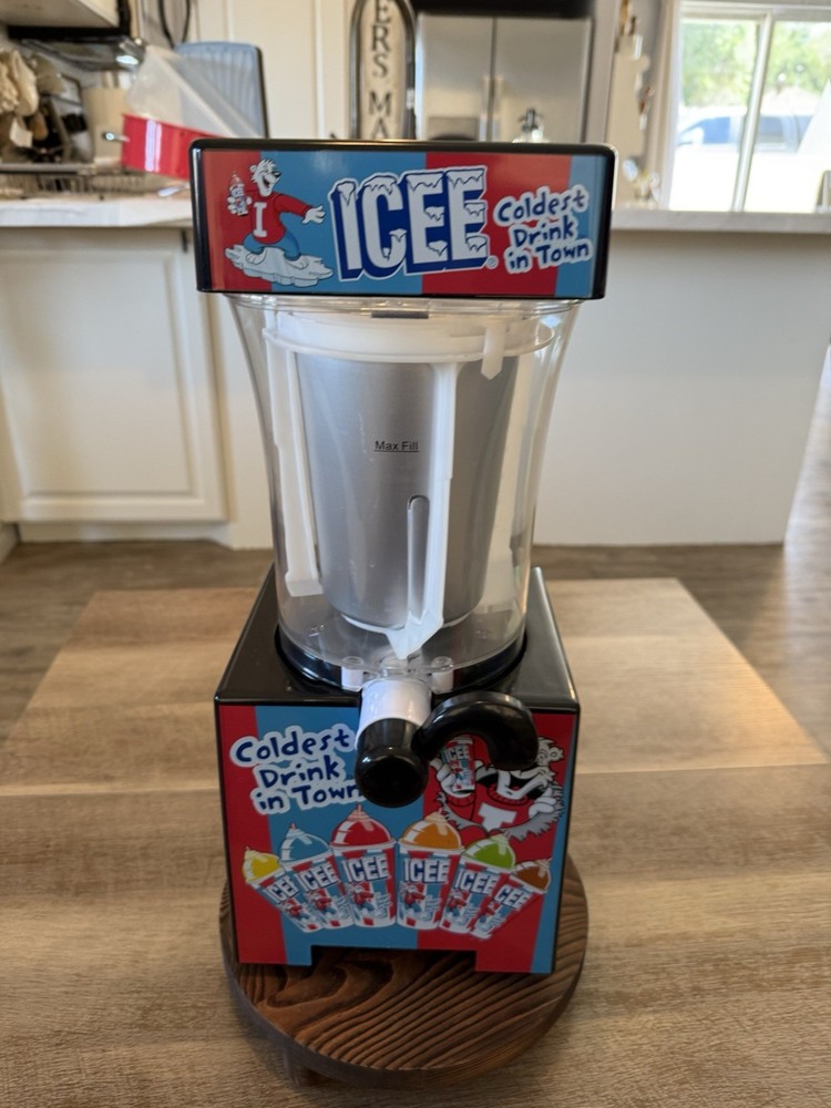 ICEE SLUSHY **Tested & Works**  EUC Missing Drip Tray And Top Plug *Works Great*