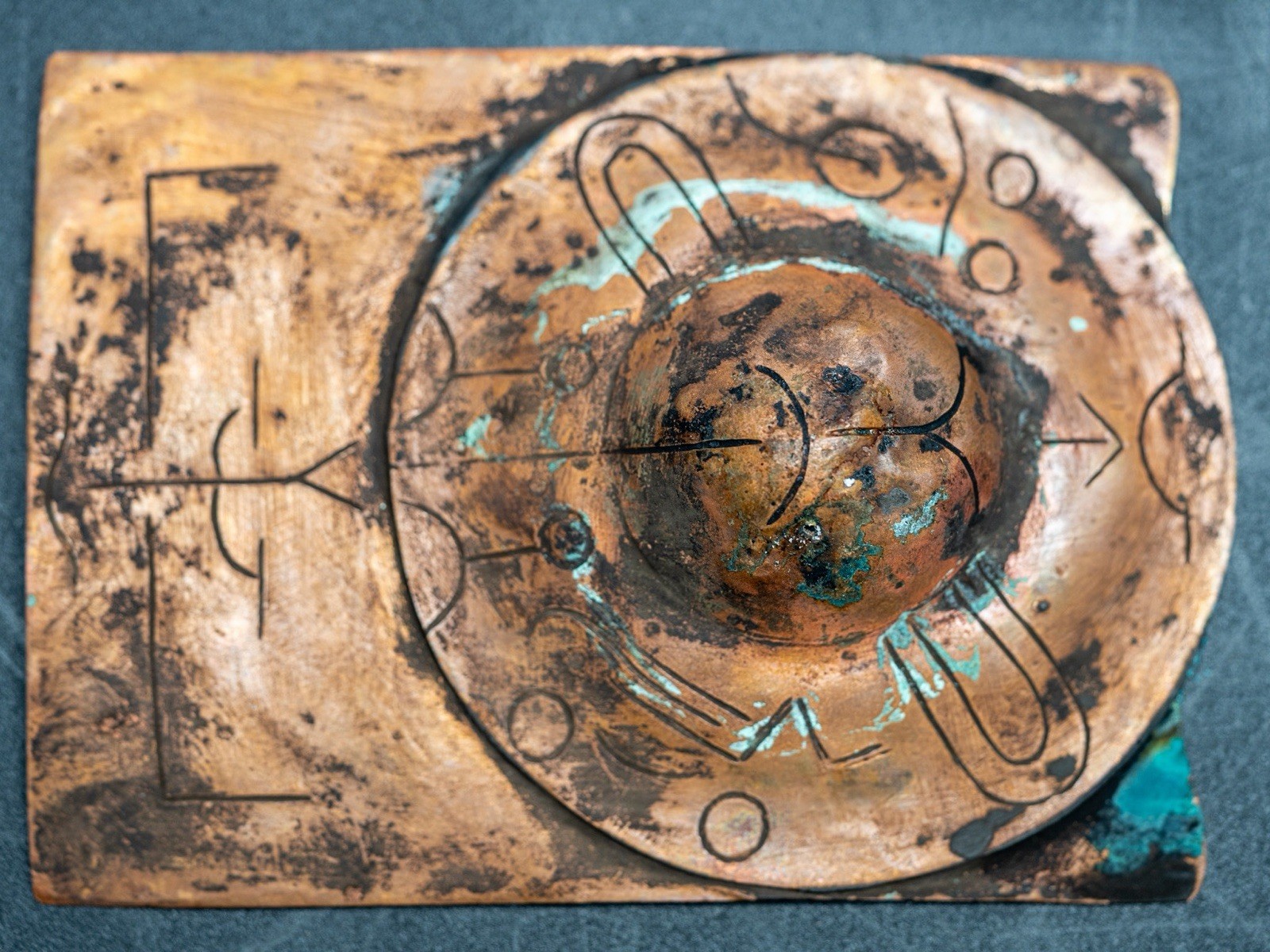 Glowing Bronze Magnetic Plates With Saturn From Tula Hidalgo Ojuelos