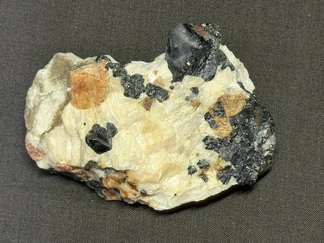SEE VIDEO: COOL FRANKLIN ASSEMBLAGE: HENDRICKSITE,WILLEMITE PLUS, FRANKLIN, N.J.