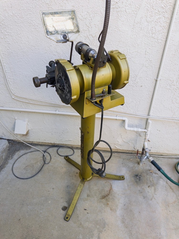 DAREX DRILL SHARPENER w/ STAND + 2 DRILL CHUCKS