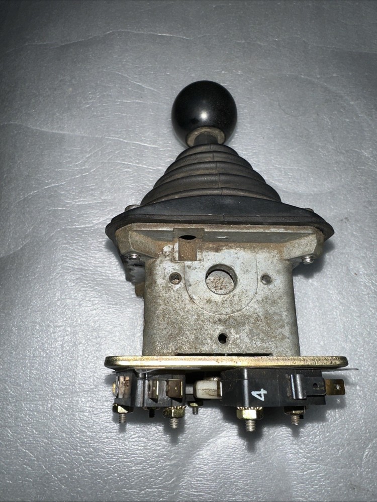 OEM CONTROLS BJS5M9371 ELECTRONIC JOYSTICK CONTROLLER 4 WAY