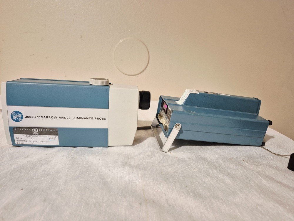 Tektronix J16 Digital Photometer J6523 Luminance Probe Fully Functional