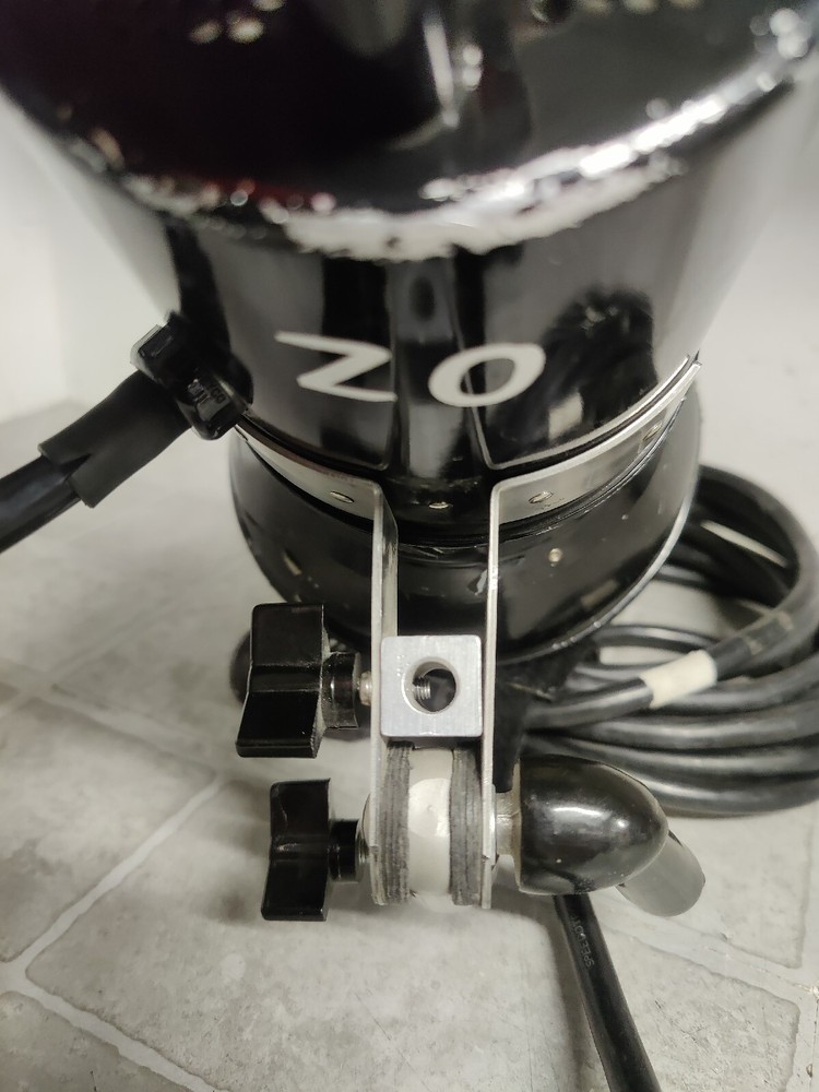 Speedotron Universal Light Head Unit Model 102 BULB NOT WORKING