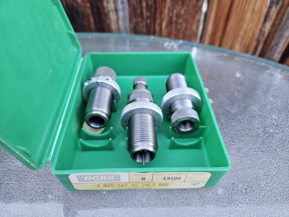 LOT of 8 RCBS Reloading Dies
