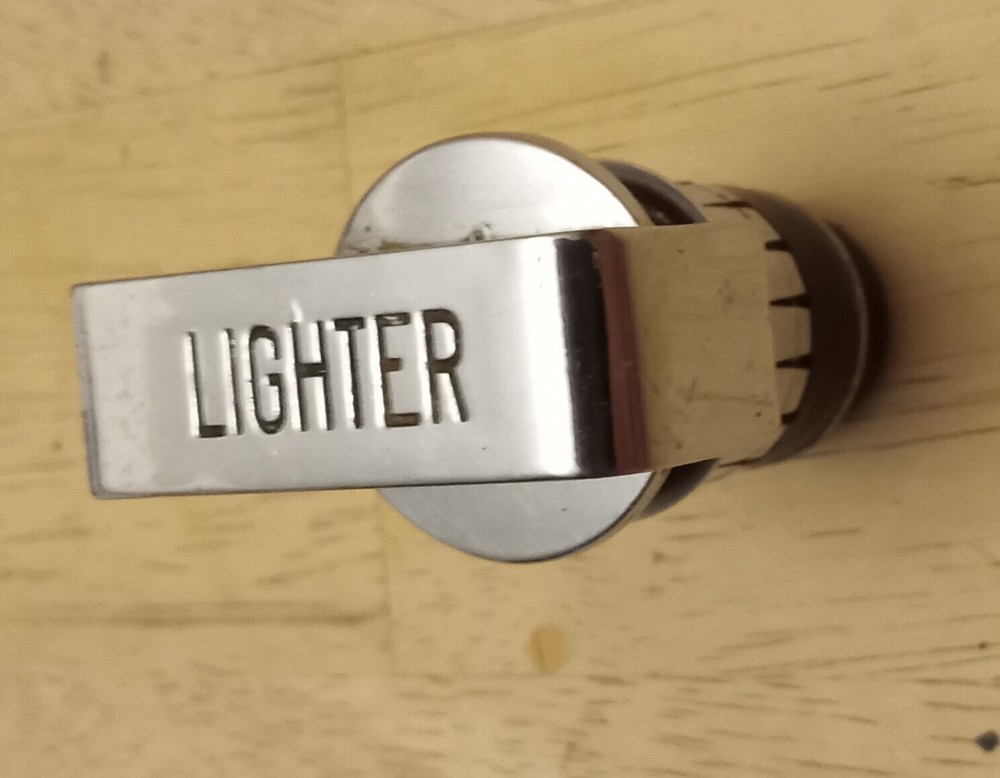 VINTAGE CASCO CIGARETTE LIGHTER (CHROME)