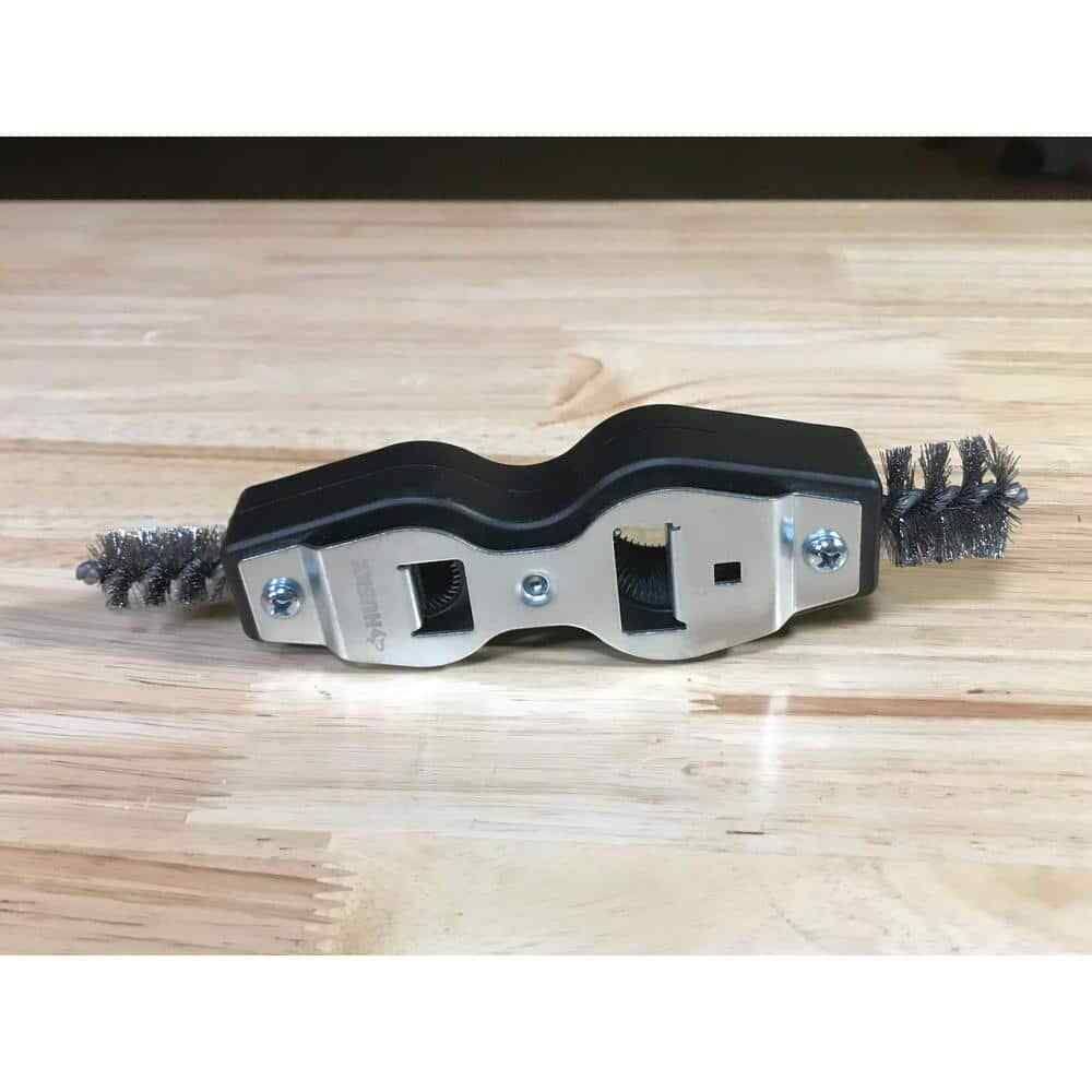 Husky 6-in-1 Fitting Brush