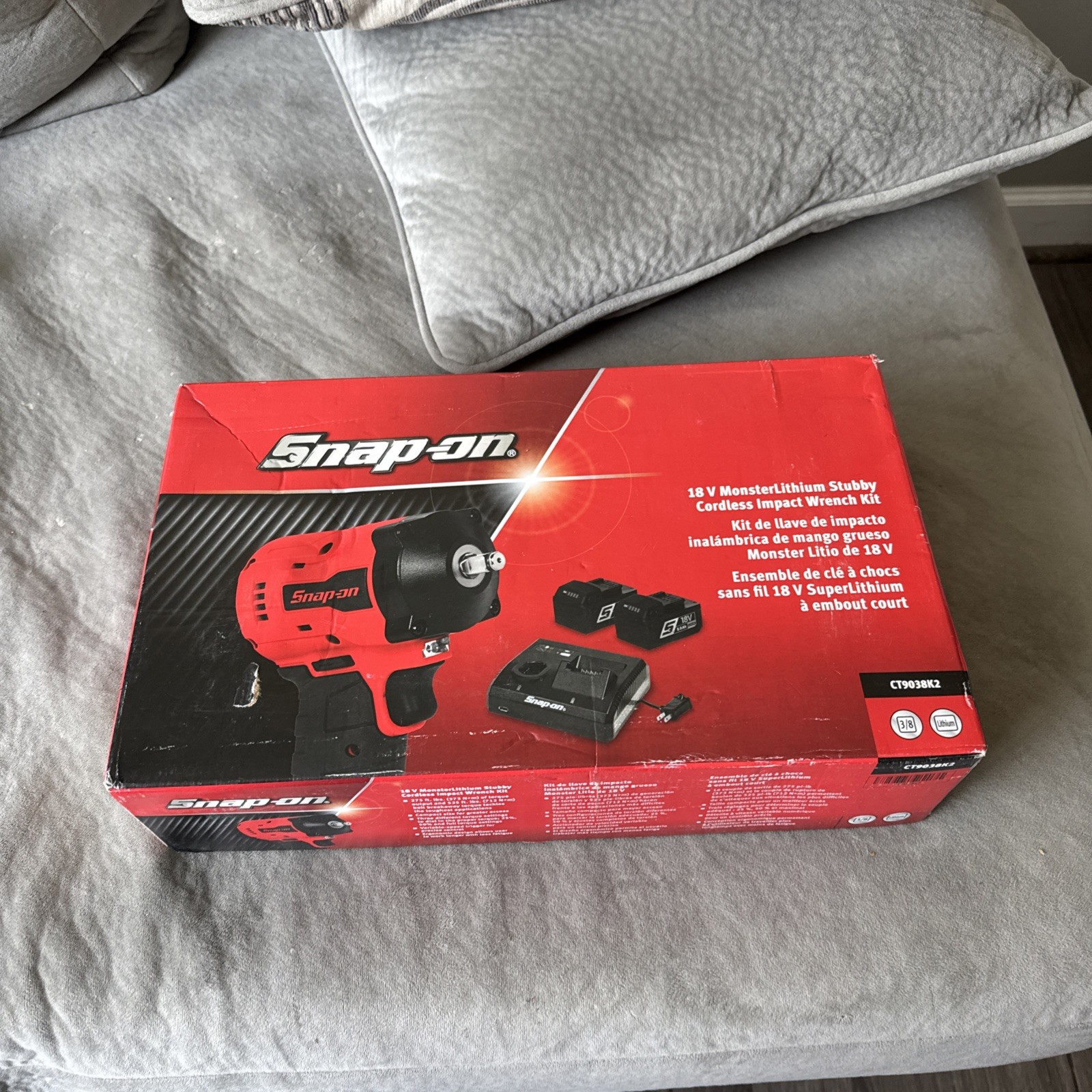 Snap On NEW 3/8 18V Stubby Monsterlithium Cordless Impact + Batteries CT9038K2