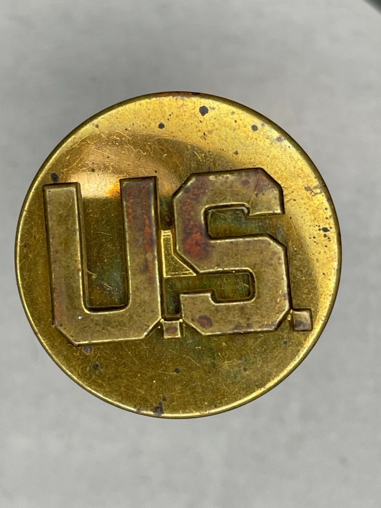 US Army enlisted "U.S." brass collar insignia or disk lapel pin