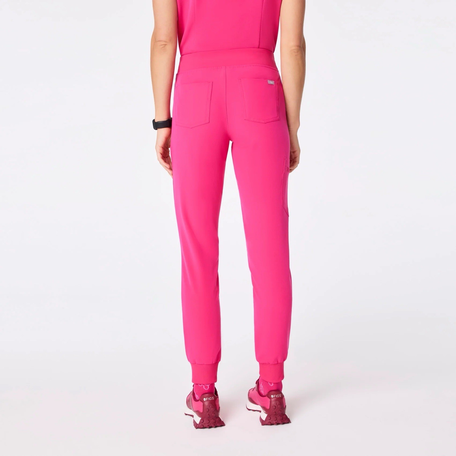 FIGS Catarina Scrub Top Zamora Joggers Set Medium Shocking Pink $94 MSRP