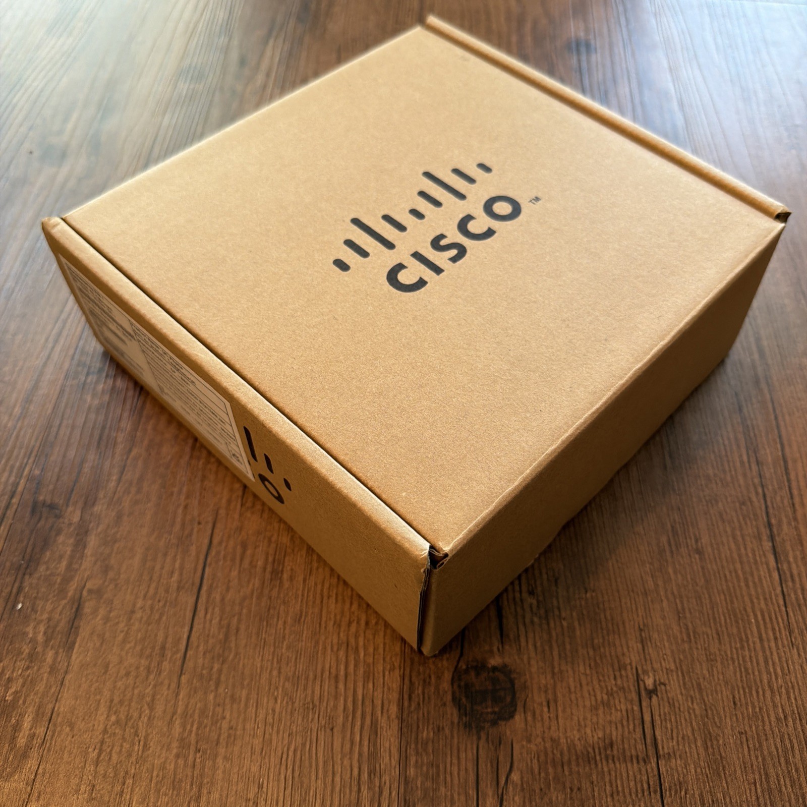 Cisco CP-8821 Wireless VoIP Phone w/ Charging Cable, Battery & DeskBase OPEN BOX