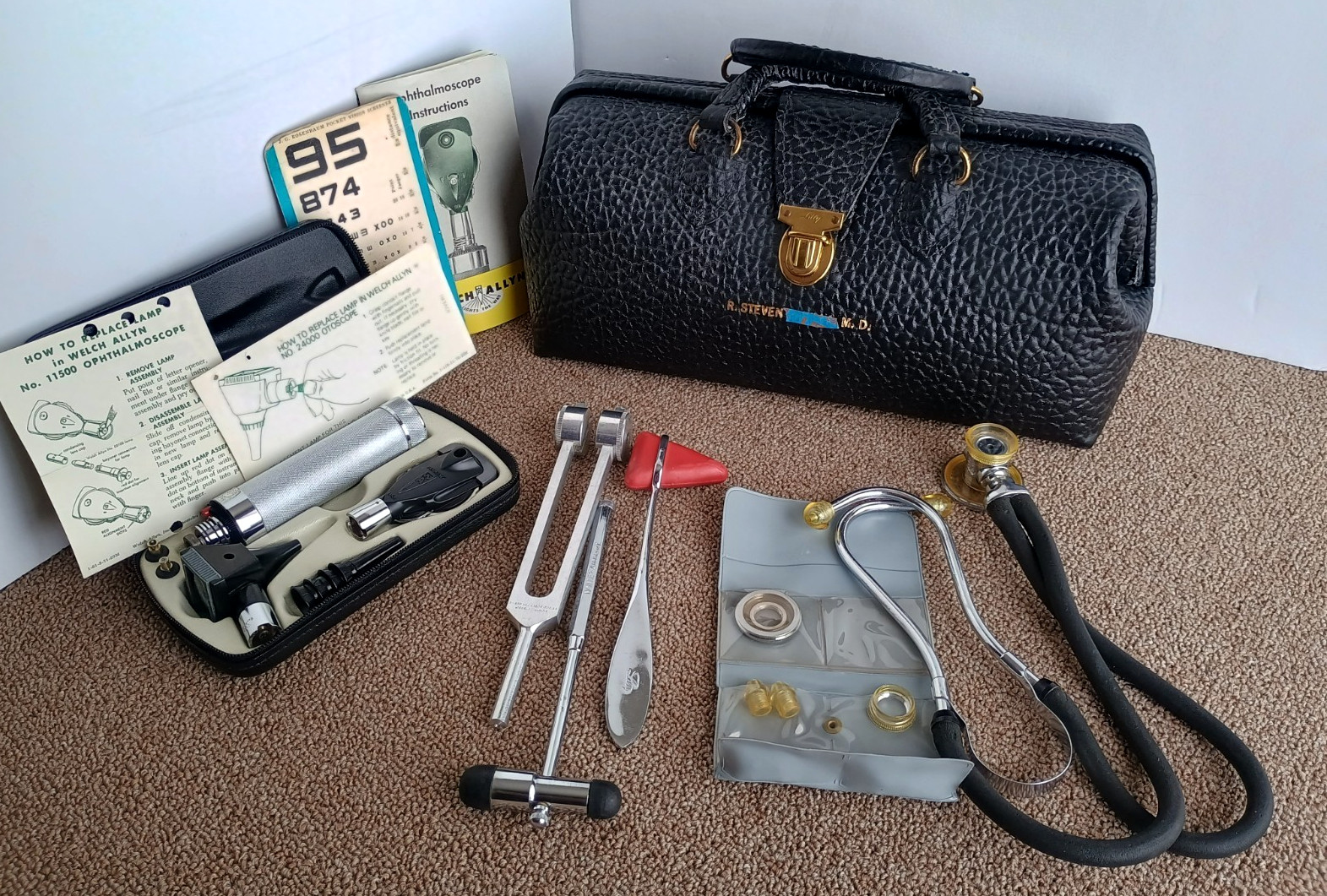 Vintage Leather Lilly Doctors MD Bag Hewlett Packard-RS Stethoscope WA Otoscope