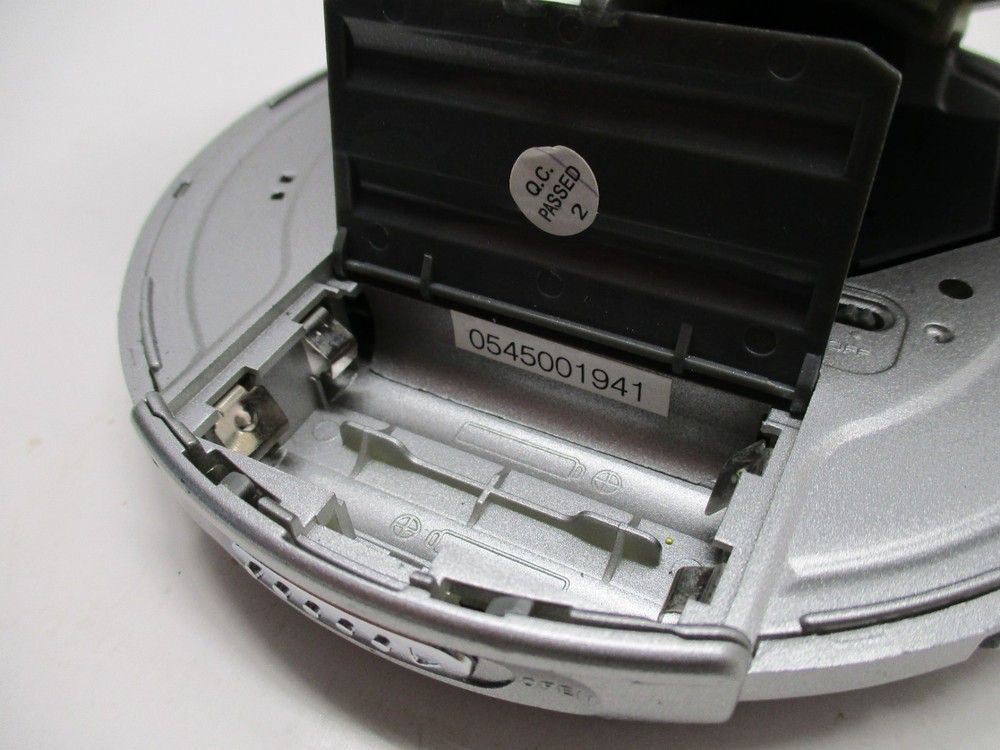 Vintage Coby Portable CD Player DBBS CX-CD355 Working With Controller