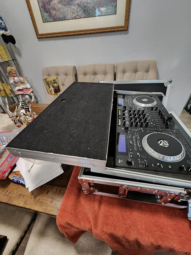 Numark Mixquad Dj Controller With Case