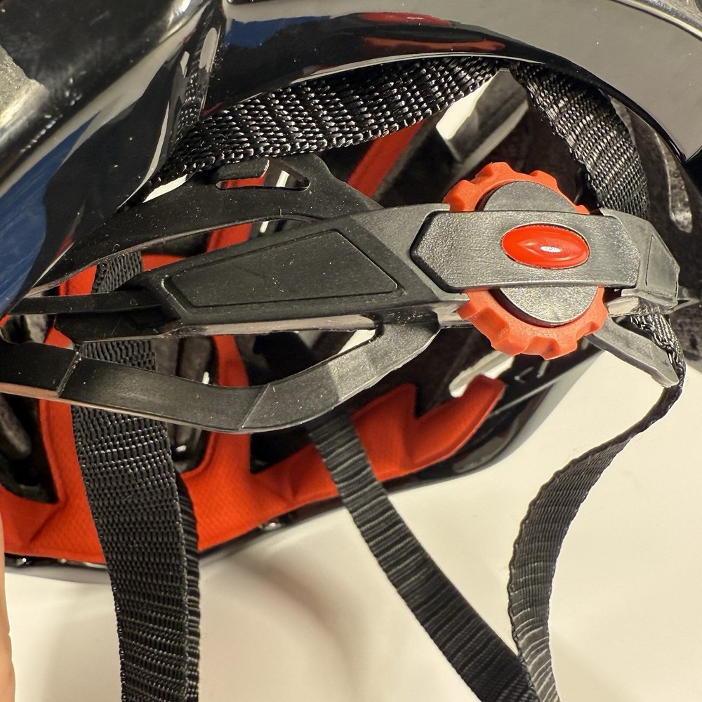 Helmet Road Mountain Helmet Intergrally-molded - Missing Removable Visor Goggles