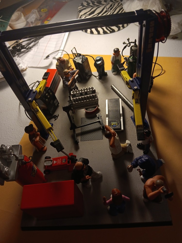 Auto Shop Diorama. Tools And Figures