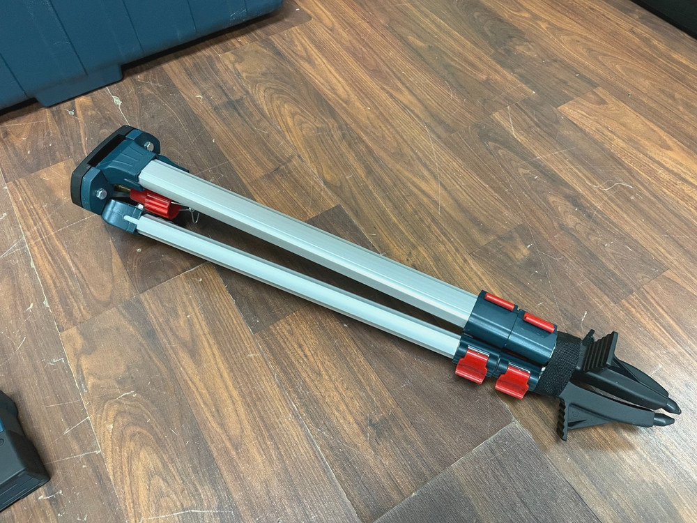 BOSCH (GLL 150 E) PROFESSIONAL SELF-LEVELING 360° EXTERIOR LASER COMPLETE KIT