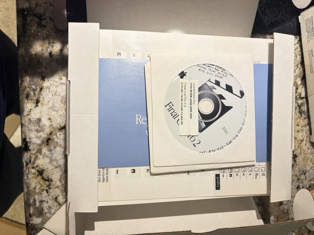 Apple Final Cut Pro 2 Upgrade Software for Mac M8276Z/A Complete Set 2001