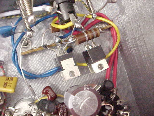 ESSENTIALLY A PARASET 2.0 RADIO 12AQ5/12BA6 TRANSMITTER/RECEIVER (RUNS ON 12VDC)