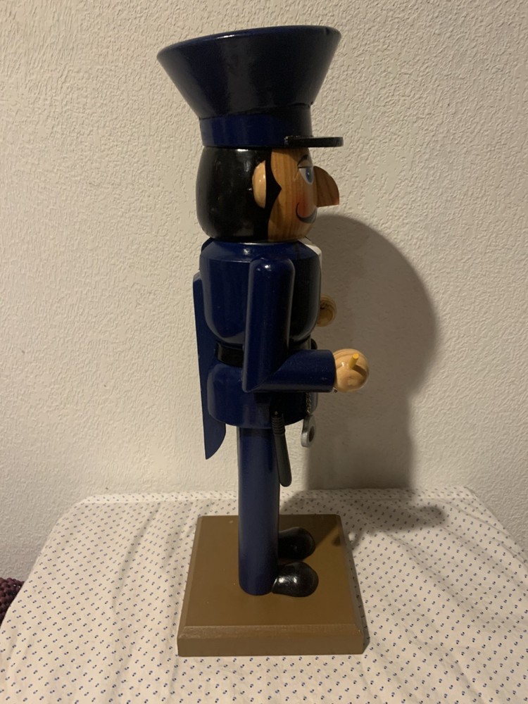 METROPOLITAN POLICE WOODEN NUTCRACKER