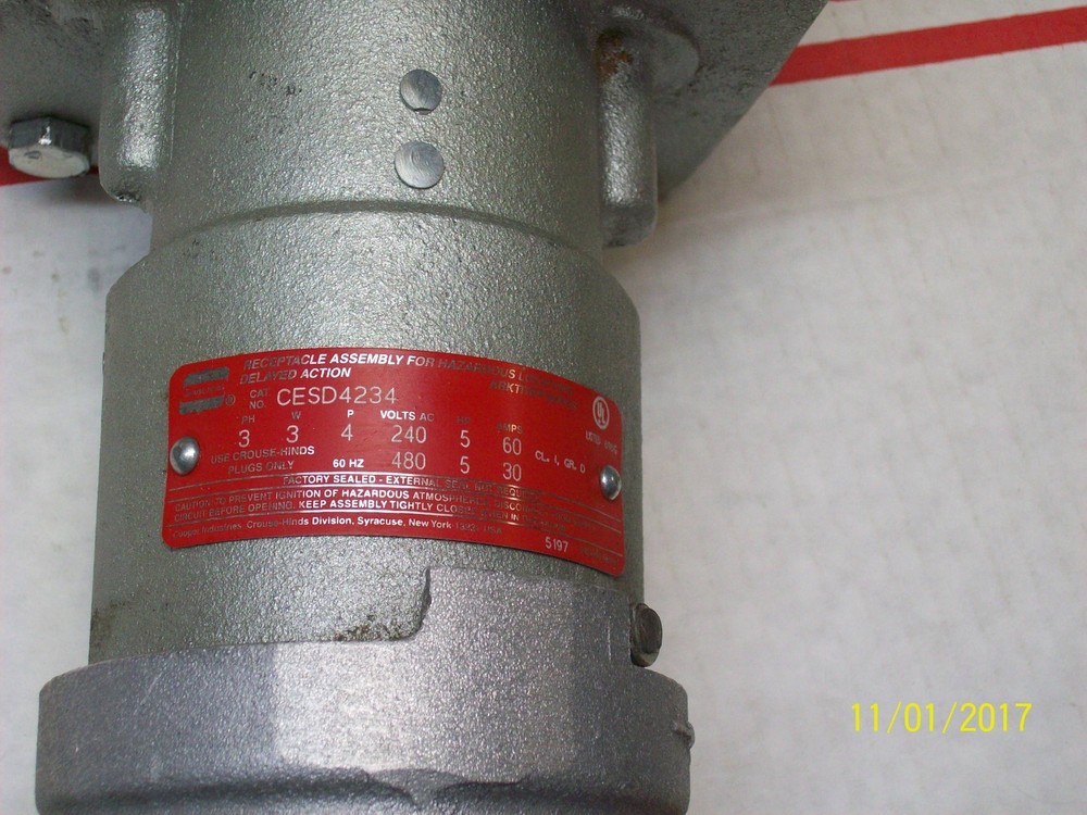 CROUSE HINDS CESD4234 RECEPTACLE (broken tab)